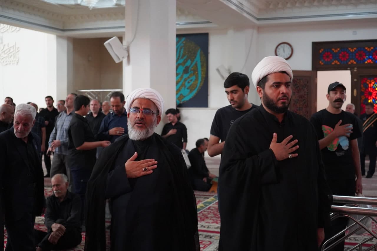 photo 2025 07 05 13 43 48 - تصاویر | عزاداری صبح و ظهر تاسوعای حسینی در حرم مطهر حضرت شاهچراغ علیه السلام