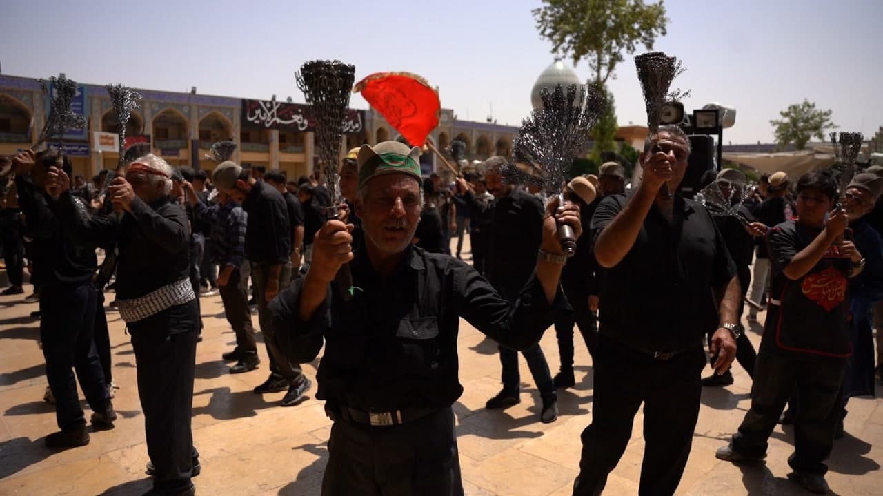 photo 2025 07 05 13 43 54 - تصاویر | عزاداری صبح و ظهر تاسوعای حسینی در حرم مطهر حضرت شاهچراغ علیه السلام