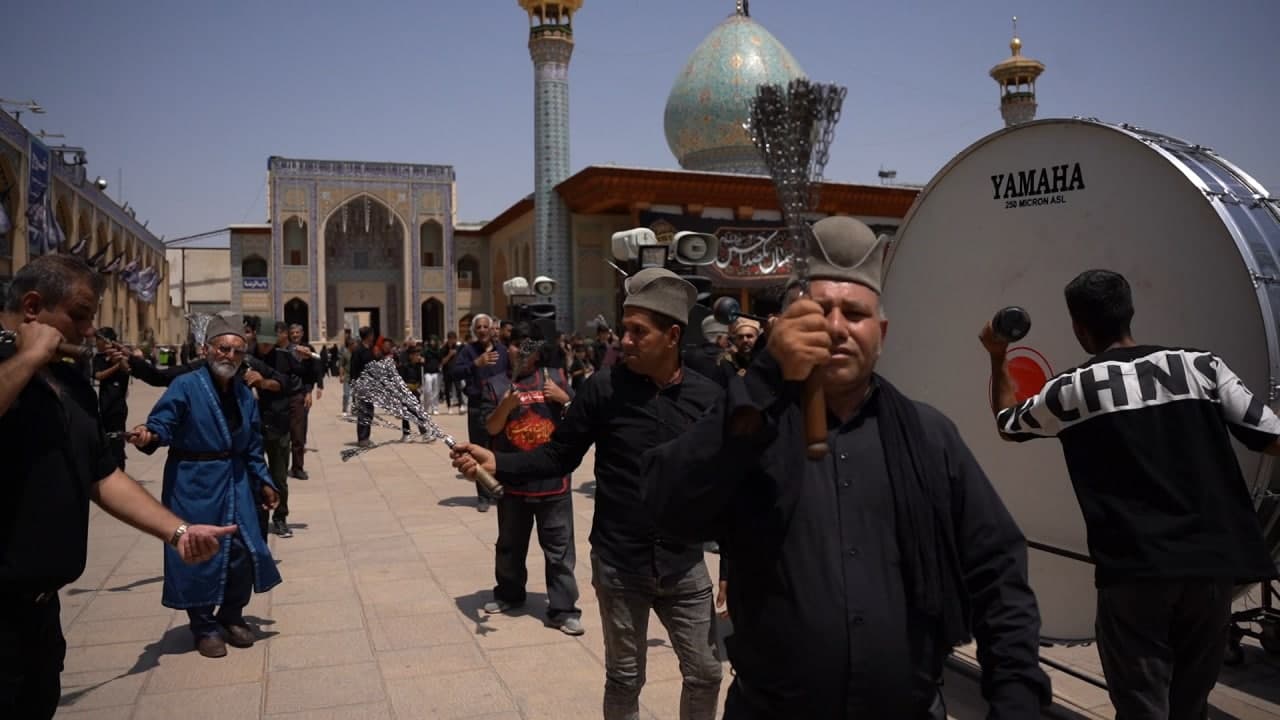 photo 2025 07 05 13 43 58 - تصاویر | عزاداری صبح و ظهر تاسوعای حسینی در حرم مطهر حضرت شاهچراغ علیه السلام