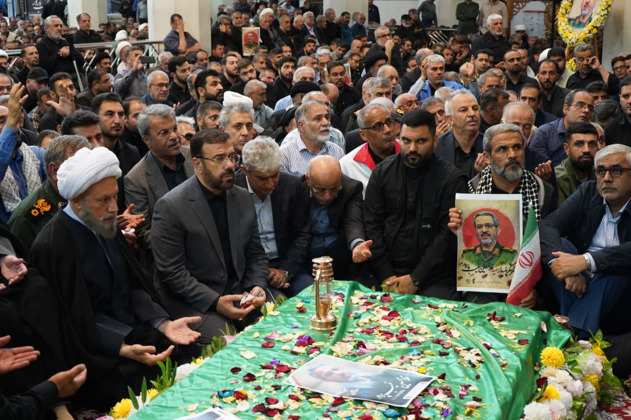 وداع باشکوه با پیکر شهید والامقام سرلشکر پاسدار غلامحسین غیبپرور در جوار حضرت شاهچراغ علیهالسلام photo 2025 07 20 10 26 13 - وداع باشکوه با پیکر شهید والامقام سرلشکر پاسدار غلامحسین غیبپرور در جوار حضرت شاهچراغ علیهالسلام