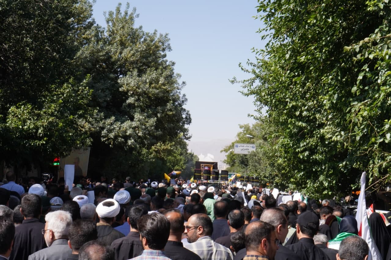 photo 2025 07 20 10 26 25 - وداع باشکوه با پیکر شهید والامقام سرلشکر پاسدار غلامحسین غیب‌پرور در جوار حضرت شاهچراغ علیه‌السلام