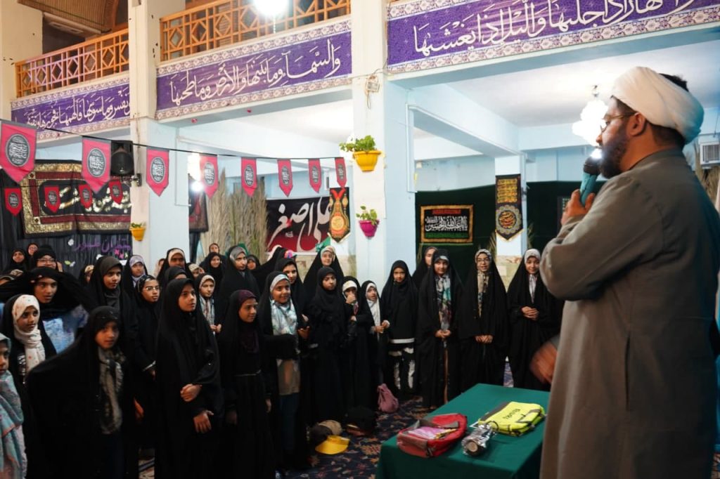 photo 2025 08 04 15 14 25 1024x682 - تصاویر / اردوی زیارتی و حرم‌گردی ۲۰۰ کودک و نوجوان در حرم مطهر حضرت شاهچراغ علیه‌السلام
