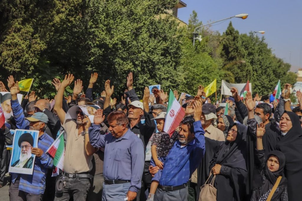 photo 2025 08 14 12 45 04 1024x682 - تصاویر | پیاده‌روی دلدادگان و جاماندگان اربعین حسینی در شیراز از میدان امام حسین(ع) تا حرم مطهر حضرت شاهچراغ(ع)