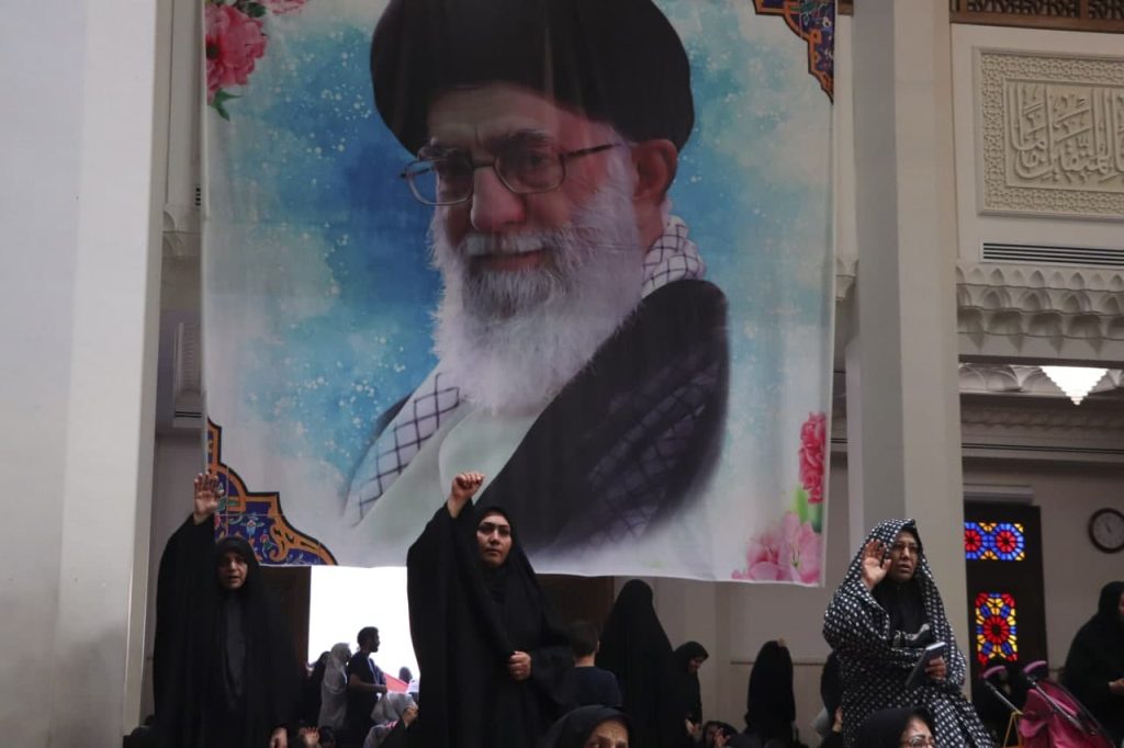 photo 2025 08 14 12 45 14 1024x682 - تصاویر | پیاده‌روی دلدادگان و جاماندگان اربعین حسینی در شیراز از میدان امام حسین(ع) تا حرم مطهر حضرت شاهچراغ(ع)