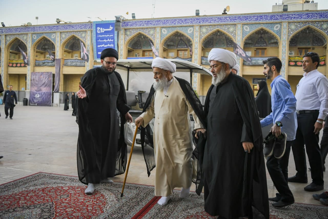 photo 2025 08 21 14 18 24 2 - زیارت مرجع عالیقدر حضرت آیت الله العظمی کریمی جهرمی از حرم مطهر حضرت شاهچراغ علیه السلام