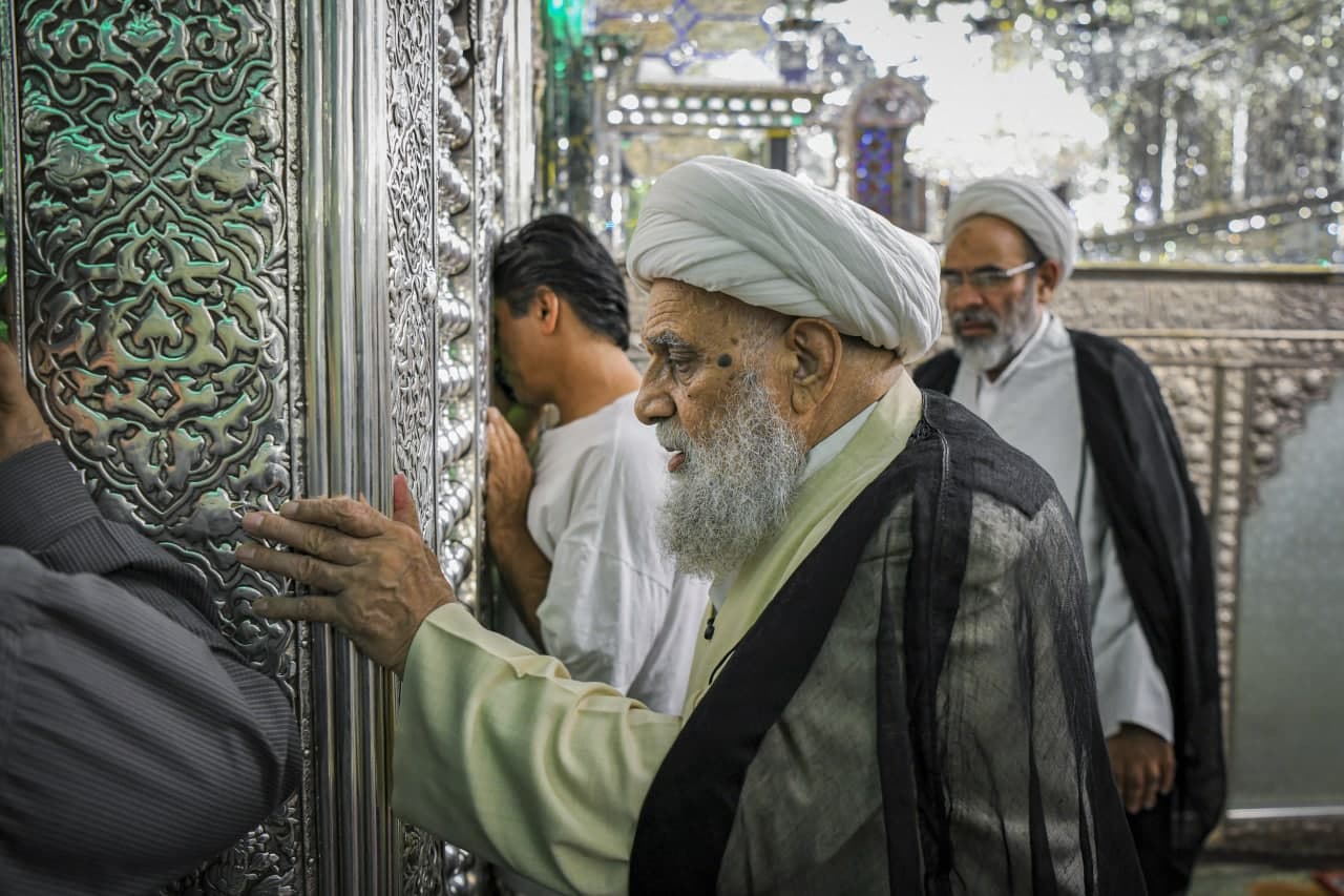 photo 2025 08 21 14 18 27 - زیارت مرجع عالیقدر حضرت آیت الله العظمی کریمی جهرمی از حرم مطهر حضرت شاهچراغ علیه السلام