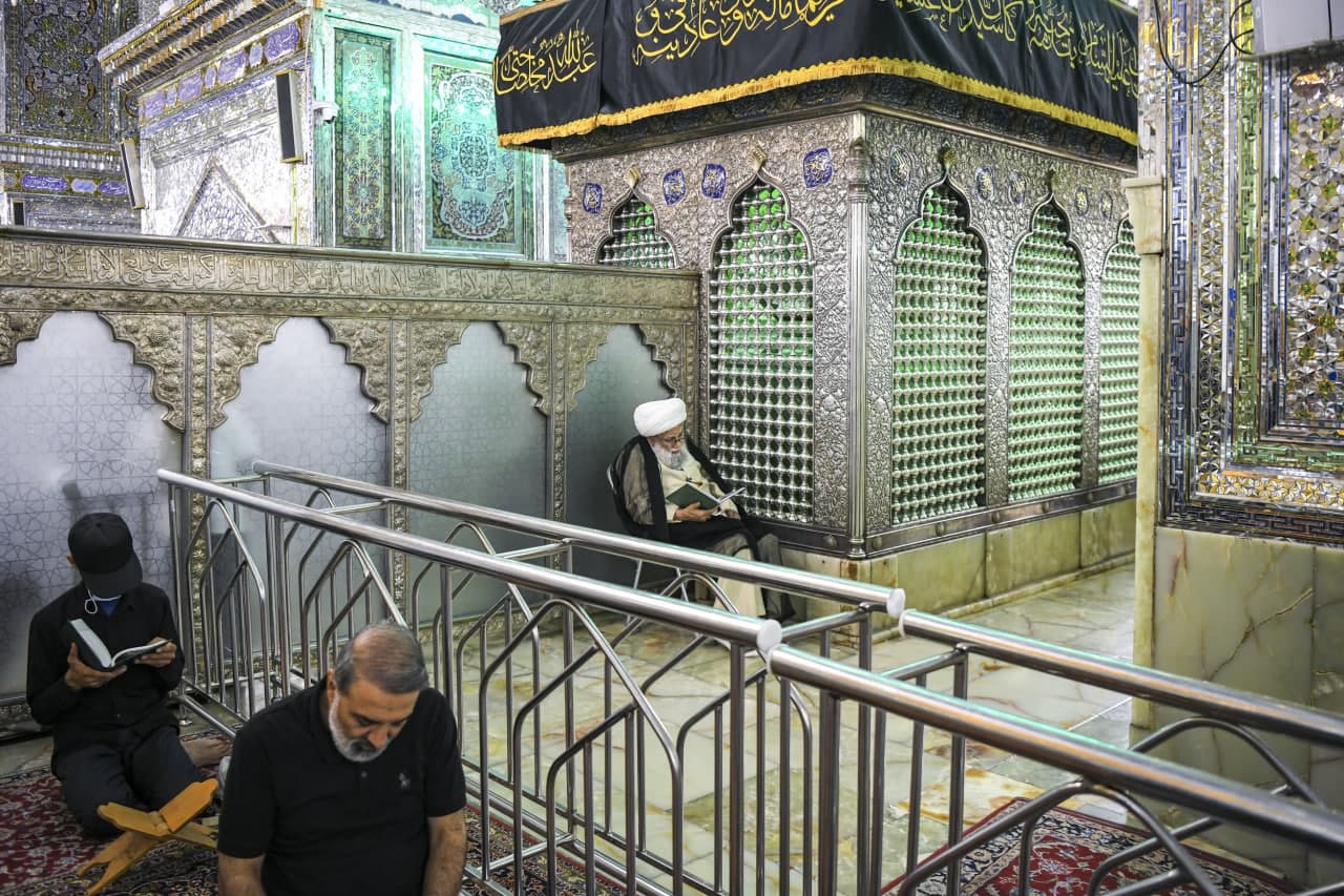 photo 2025 08 21 14 18 28 2 - زیارت مرجع عالیقدر حضرت آیت الله العظمی کریمی جهرمی از حرم مطهر حضرت شاهچراغ علیه السلام