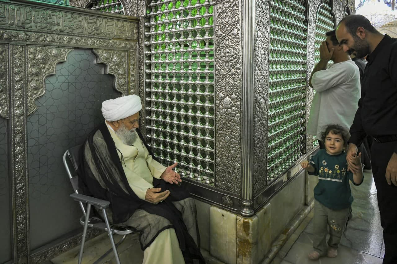 photo 2025 08 21 14 18 28 - زیارت مرجع عالیقدر حضرت آیت الله العظمی کریمی جهرمی از حرم مطهر حضرت شاهچراغ علیه السلام