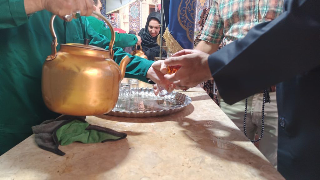 آیین لالهگردانی خدام حرم مطهر حضرت شاهچراغ علیه السلام، در رثای شهادت امام رضا علیه السلام photo 2025 08 31 10 21 53 1024x576 - آیین لالهگردانی خدام حرم مطهر حضرت شاهچراغ علیه السلام، در رثای شهادت امام رضا علیه السلام