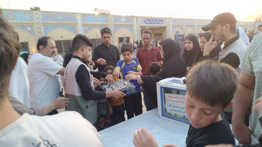 آیین لالهگردانی خدام حرم مطهر حضرت شاهچراغ علیه السلام، در رثای شهادت امام رضا علیه السلام photo 2025 08 31 10 21 53 3 1024x576 - آیین لالهگردانی خدام حرم مطهر حضرت شاهچراغ علیه السلام، در رثای شهادت امام رضا علیه السلام