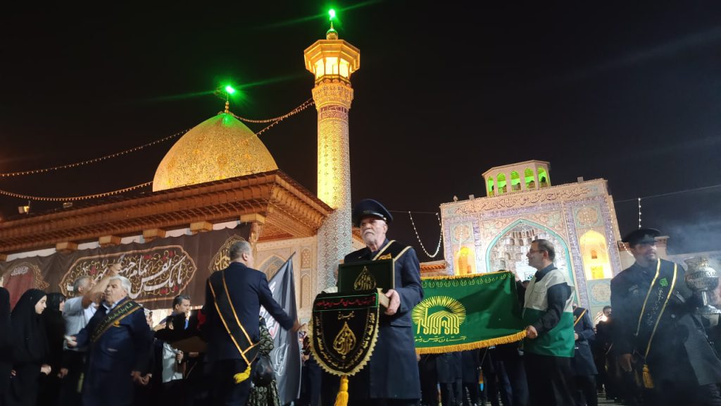 آیین لالهگردانی خدام حرم مطهر حضرت شاهچراغ علیه السلام، در رثای شهادت امام رضا علیه السلام photo 2025 08 31 10 21 56 2 1024x576 - آیین لالهگردانی خدام حرم مطهر حضرت شاهچراغ علیه السلام، در رثای شهادت امام رضا علیه السلام