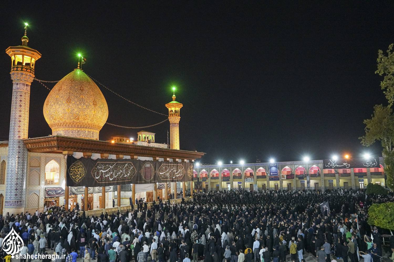 آیین لالهگردانی خدام حرم مطهر حضرت شاهچراغ علیه السلام، در رثای شهادت امام رضا علیه السلام pic230242LakeGardani 6 - آیین لالهگردانی خدام حرم مطهر حضرت شاهچراغ علیه السلام، در رثای شهادت امام رضا علیه السلام