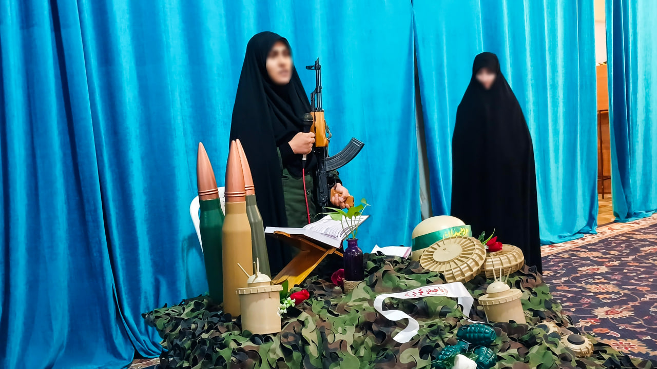 photo 2025 09 25 19 01 46 - تصاویر | هیئت دخترانه و پسرانه حرم مطهر حضرت شاهچراغ علیه السلام به مناسبت هفته دفاع مقدس