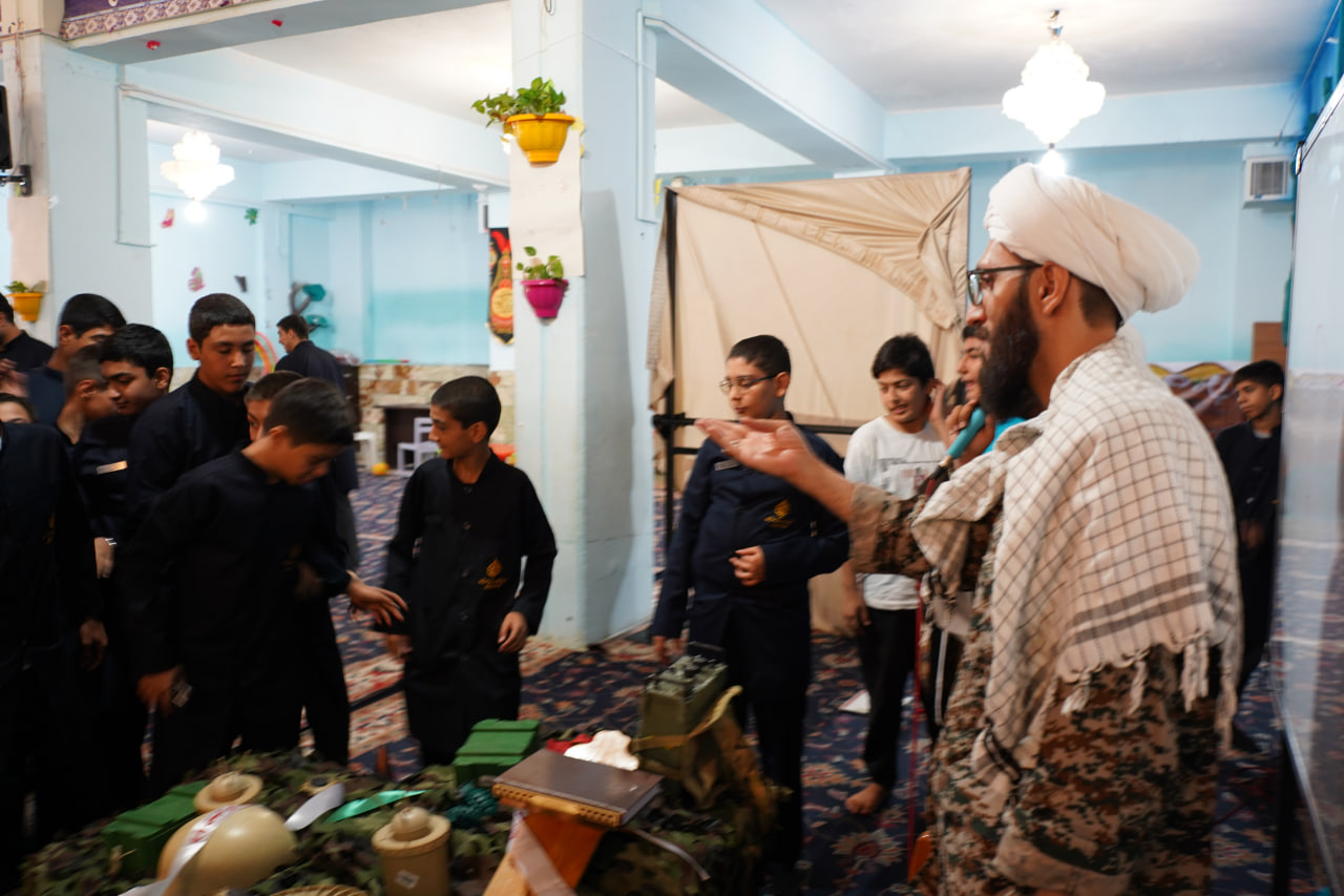 photo 2025 09 25 19 09 37 - تصاویر | هیئت دخترانه و پسرانه حرم مطهر حضرت شاهچراغ علیه السلام به مناسبت هفته دفاع مقدس