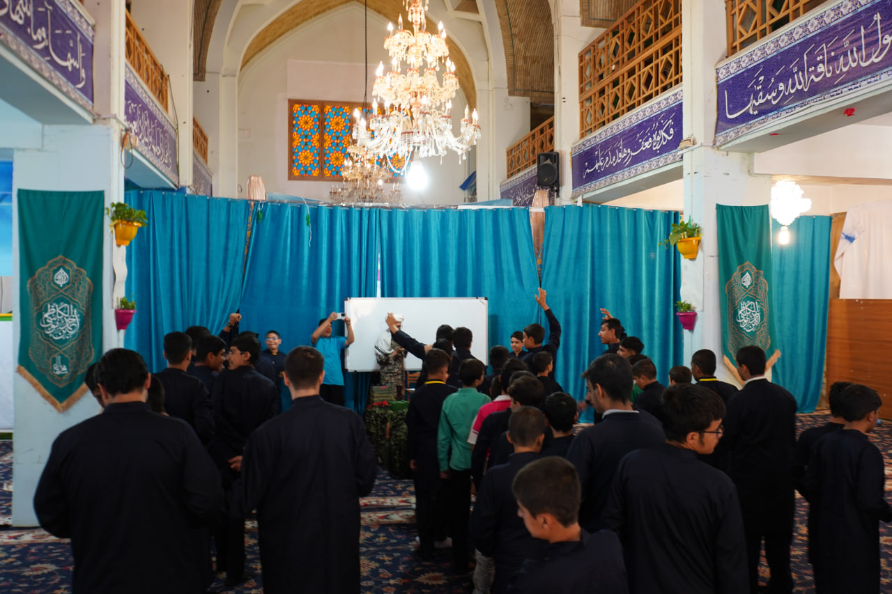 photo 2025 09 25 19 09 40 2 - تصاویر | هیئت دخترانه و پسرانه حرم مطهر حضرت شاهچراغ علیه السلام به مناسبت هفته دفاع مقدس