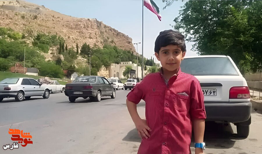 گالری تصاویر شهید آرشام سرایداران آرشام سرایداران از شهدای حمله تروریستی چهارم آبان ۱۴۰۱ به حرم شاهچراغ(ع)است که به همراه پدر و مادرش به مقام شهادت نایل گشتند.