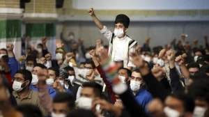 حرم وقت اذان صحنه محشر شد / سرود دانش آموزان در محضر رهبر معظم انقلاب