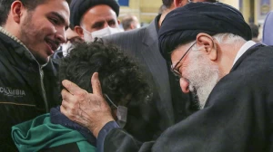 حاشیه های دیدار رهبر انقلاب با خانواده شهدای شاهچراغ(ع)