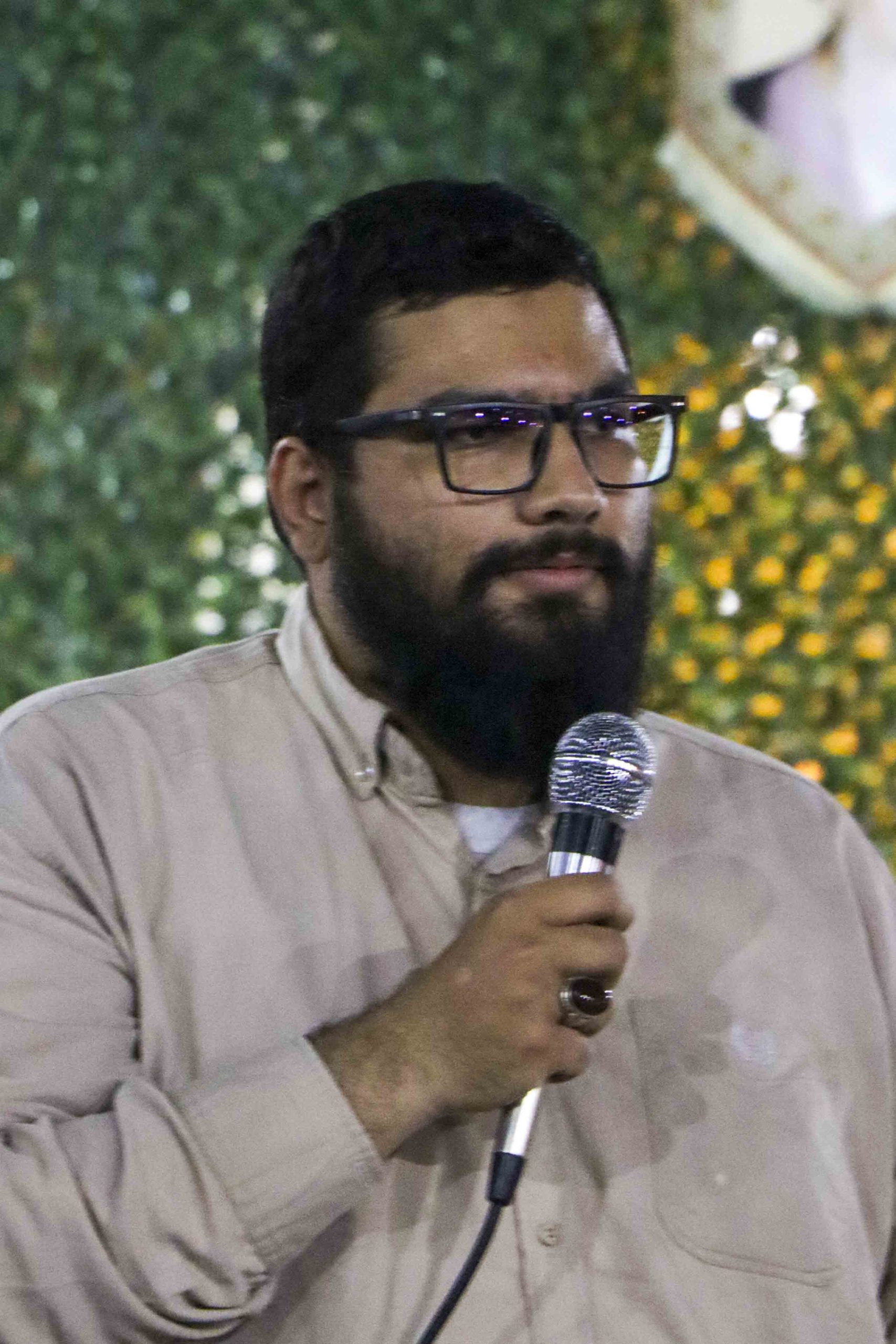 ویژهبرنامه «روایت آبان» در حرم مطهر شاهچراغ علیهالسلام برگزار شد / روایتگری از حادثه تروریستی و گرامیداشت شهیدان معصومه کرباسی و رضا عواضه 4aban 12 1 scaled - ویژهبرنامه «روایت آبان» در حرم مطهر شاهچراغ علیهالسلام برگزار شد / روایتگری از حادثه تروریستی و گرامیداشت شهیدان معصومه کرباسی و رضا عواضه