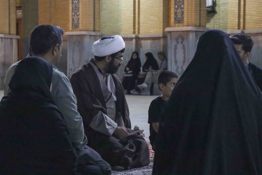 ویژهبرنامه «روایت آبان» در حرم مطهر شاهچراغ علیهالسلام برگزار شد / روایتگری از حادثه تروریستی و گرامیداشت شهیدان معصومه کرباسی و رضا عواضه 4aban 22 1 1024x683 - ویژهبرنامه «روایت آبان» در حرم مطهر شاهچراغ علیهالسلام برگزار شد / روایتگری از حادثه تروریستی و گرامیداشت شهیدان معصومه کرباسی و رضا عواضه