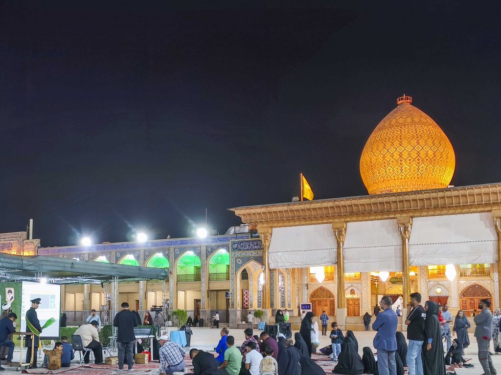 ویژهبرنامه «روایت آبان» در حرم مطهر شاهچراغ علیهالسلام برگزار شد / روایتگری از حادثه تروریستی و گرامیداشت شهیدان معصومه کرباسی و رضا عواضه 4aban 25 1 1024x768 - ویژهبرنامه «روایت آبان» در حرم مطهر شاهچراغ علیهالسلام برگزار شد / روایتگری از حادثه تروریستی و گرامیداشت شهیدان معصومه کرباسی و رضا عواضه