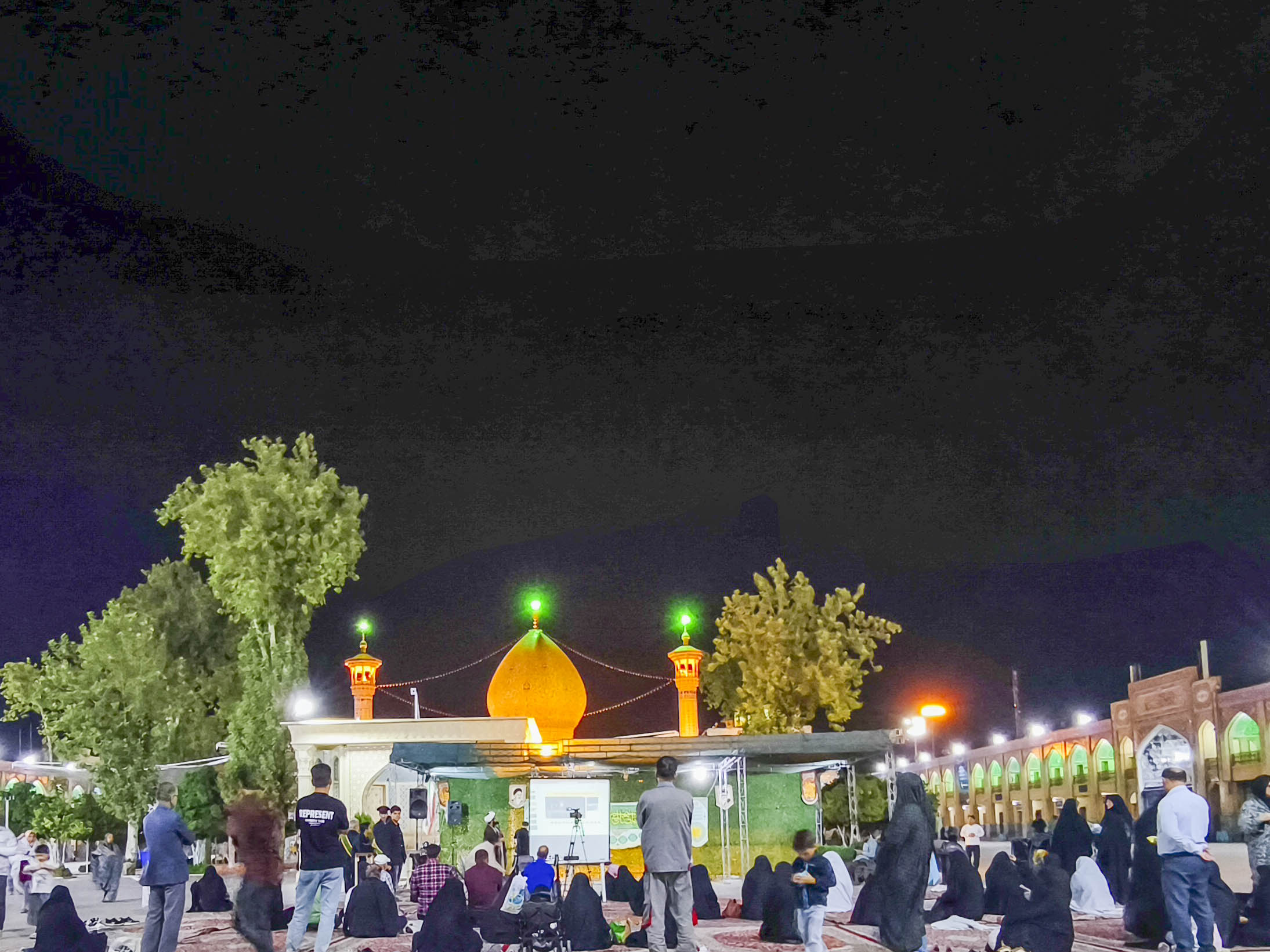 ویژهبرنامه «روایت آبان» در حرم مطهر شاهچراغ علیهالسلام برگزار شد / روایتگری از حادثه تروریستی و گرامیداشت شهیدان معصومه کرباسی و رضا عواضه 4aban 27 1 - ویژهبرنامه «روایت آبان» در حرم مطهر شاهچراغ علیهالسلام برگزار شد / روایتگری از حادثه تروریستی و گرامیداشت شهیدان معصومه کرباسی و رضا عواضه