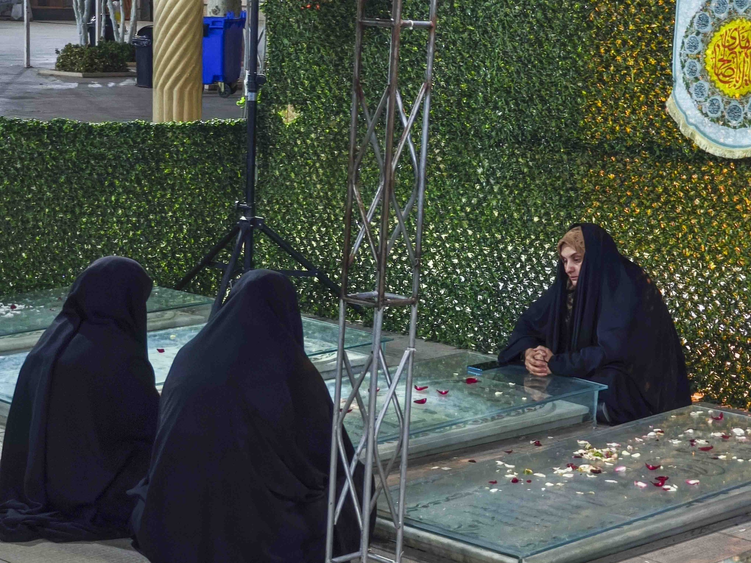 ویژهبرنامه «روایت آبان» در حرم مطهر شاهچراغ علیهالسلام برگزار شد / روایتگری از حادثه تروریستی و گرامیداشت شهیدان معصومه کرباسی و رضا عواضه 4aban 28 1 scaled - ویژهبرنامه «روایت آبان» در حرم مطهر شاهچراغ علیهالسلام برگزار شد / روایتگری از حادثه تروریستی و گرامیداشت شهیدان معصومه کرباسی و رضا عواضه