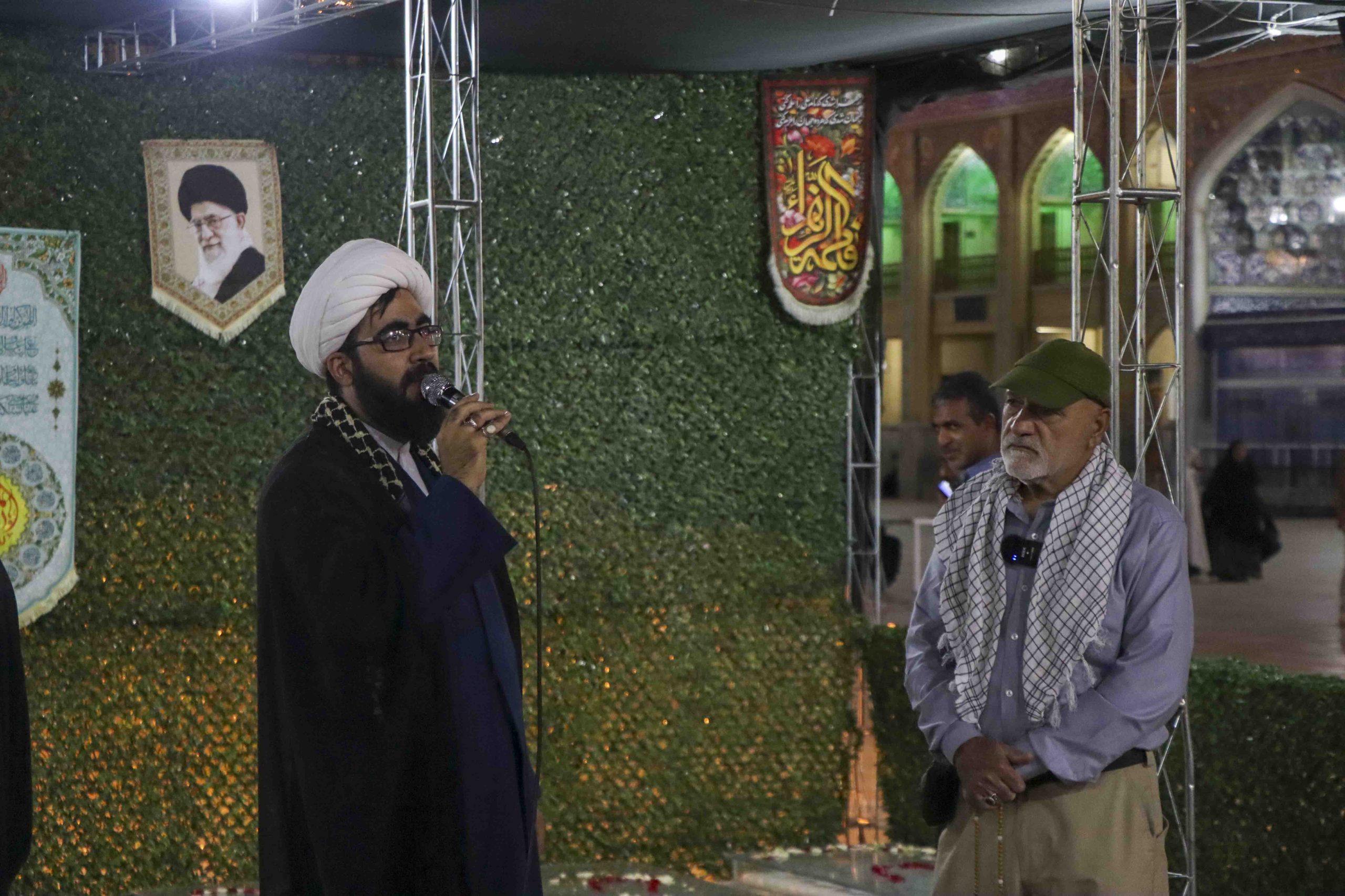 ویژهبرنامه «روایت آبان» در حرم مطهر شاهچراغ علیهالسلام برگزار شد / روایتگری از حادثه تروریستی و گرامیداشت شهیدان معصومه کرباسی و رضا عواضه 4aban 3 1 scaled - ویژهبرنامه «روایت آبان» در حرم مطهر شاهچراغ علیهالسلام برگزار شد / روایتگری از حادثه تروریستی و گرامیداشت شهیدان معصومه کرباسی و رضا عواضه