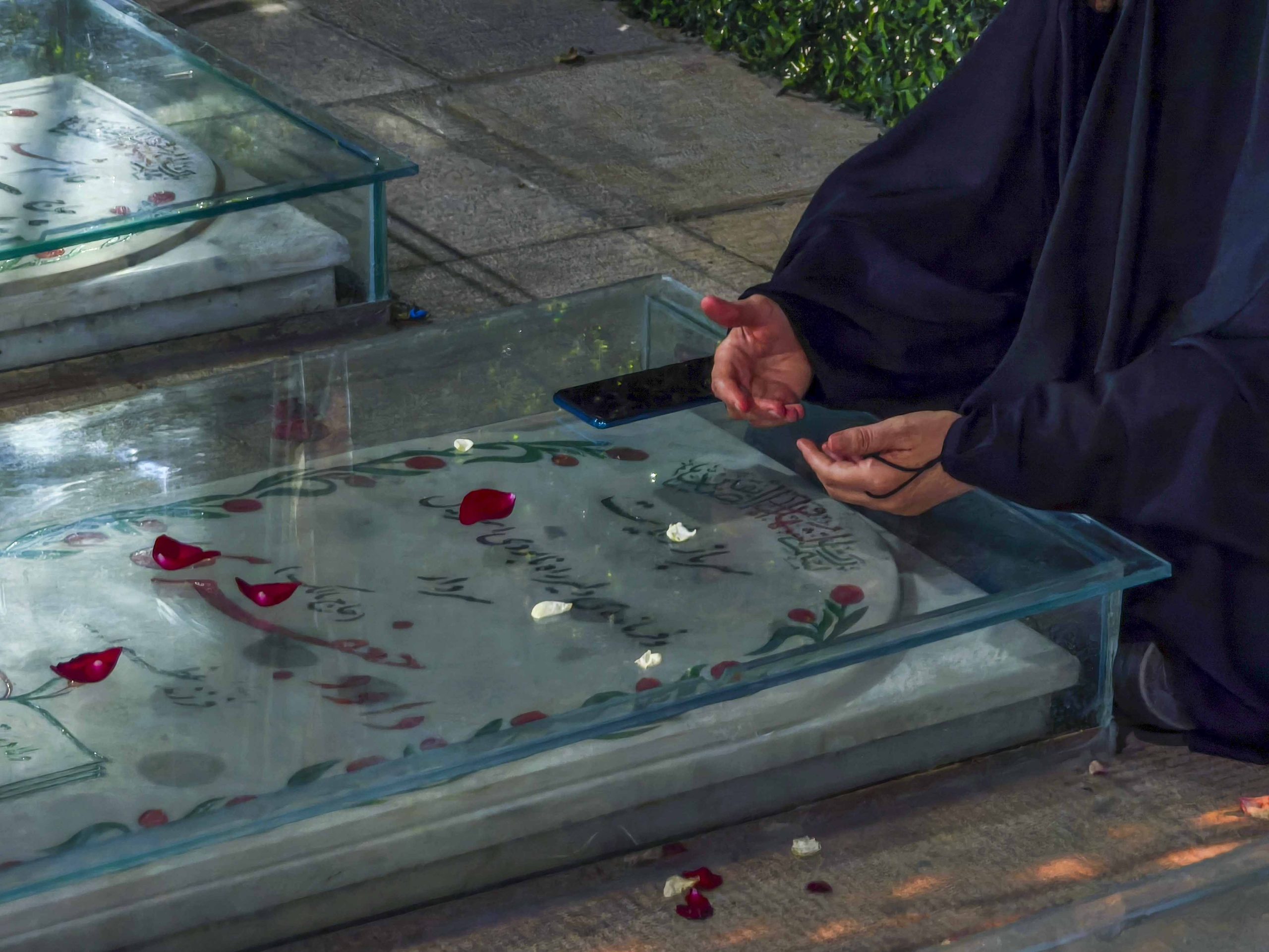 ویژهبرنامه «روایت آبان» در حرم مطهر شاهچراغ علیهالسلام برگزار شد / روایتگری از حادثه تروریستی و گرامیداشت شهیدان معصومه کرباسی و رضا عواضه 4aban 32 1 scaled - ویژهبرنامه «روایت آبان» در حرم مطهر شاهچراغ علیهالسلام برگزار شد / روایتگری از حادثه تروریستی و گرامیداشت شهیدان معصومه کرباسی و رضا عواضه