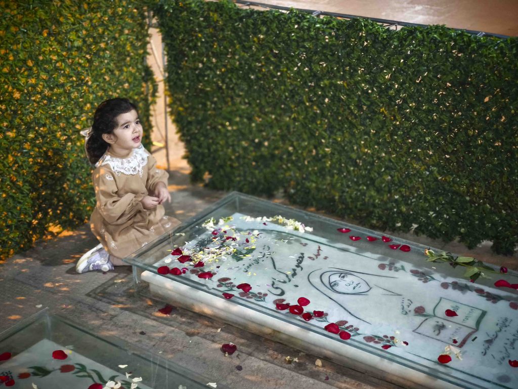 ویژهبرنامه «روایت آبان» در حرم مطهر شاهچراغ علیهالسلام برگزار شد / روایتگری از حادثه تروریستی و گرامیداشت شهیدان معصومه کرباسی و رضا عواضه 4aban 35 1 1024x768 - ویژهبرنامه «روایت آبان» در حرم مطهر شاهچراغ علیهالسلام برگزار شد / روایتگری از حادثه تروریستی و گرامیداشت شهیدان معصومه کرباسی و رضا عواضه