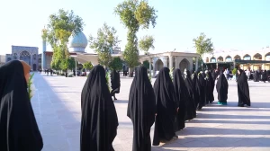 تجدید عهد دخترانه با شهیدان حرم شاهچراغ علیه السلام