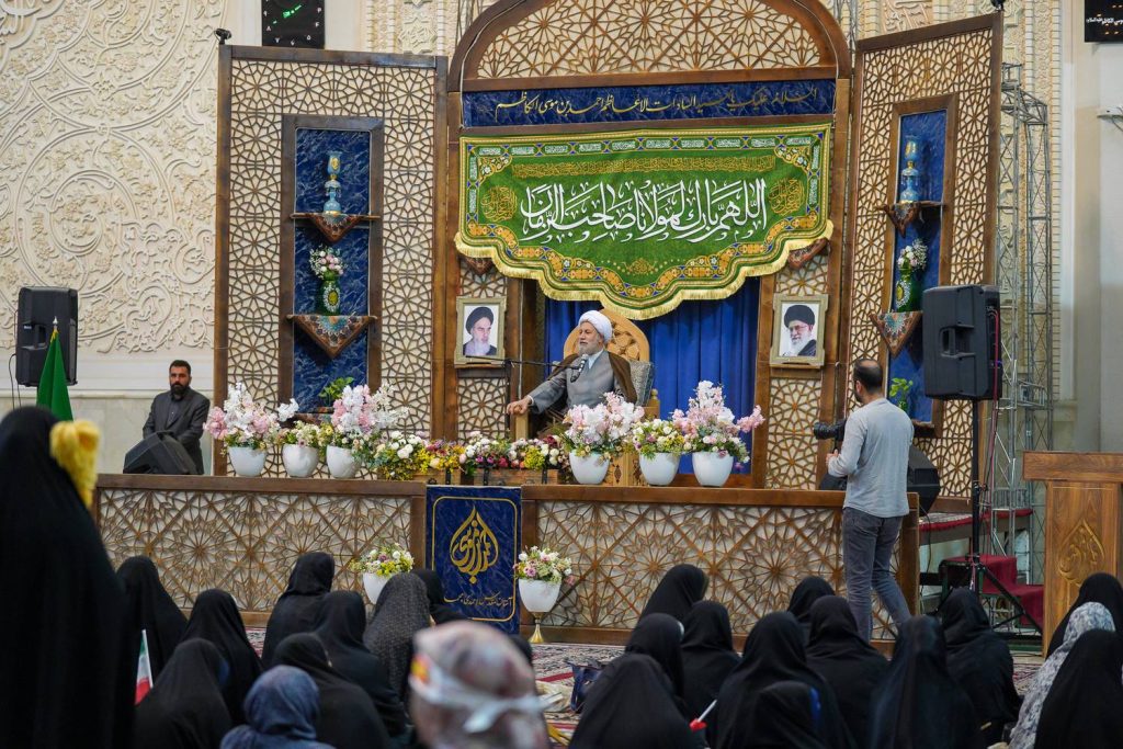 FAE01445 1024x683 - پانزدهمین محفل انس با قرآن کریم «بُشری» در حرم مطهر شاهچراغ(ع) برگزار شد