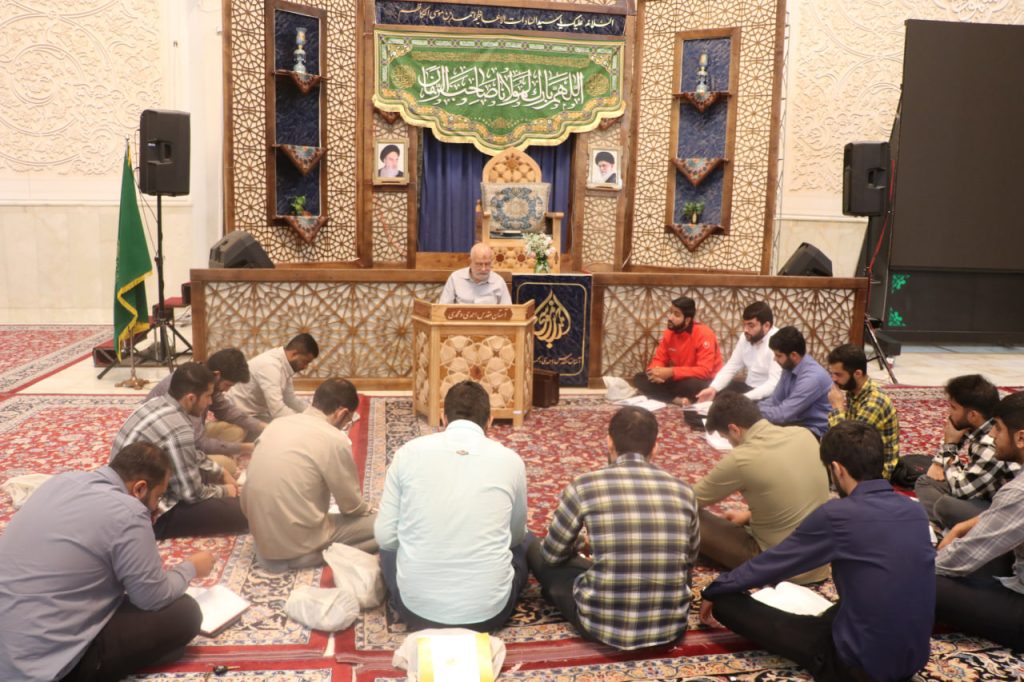 photo 2025 10 21 13 50 38 1024x682 - طرح «در مکتب امین ولایت» | طلاب مدرسه علمیه منصوریه در حرم مطهر حضرت شاهچراغ علیه‌السلام
