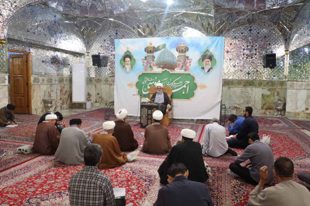 photo 2025 10 21 13 50 42 2 1024x682 - طرح «در مکتب امین ولایت» | طلاب مدرسه علمیه منصوریه در حرم مطهر حضرت شاهچراغ علیه‌السلام