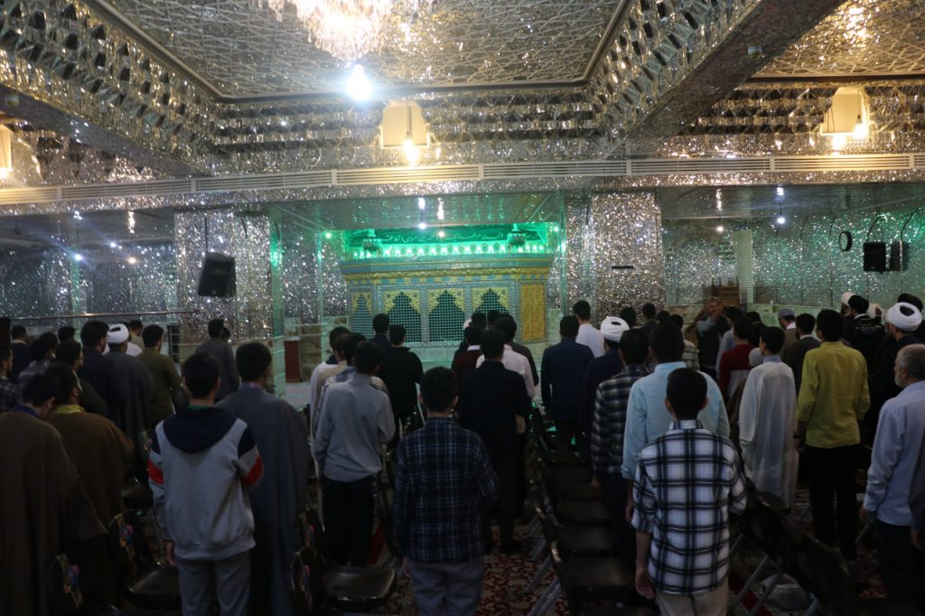 photo 2025 10 21 13 50 42 3 1024x682 - طرح «در مکتب امین ولایت» | طلاب مدرسه علمیه منصوریه در حرم مطهر حضرت شاهچراغ علیه‌السلام
