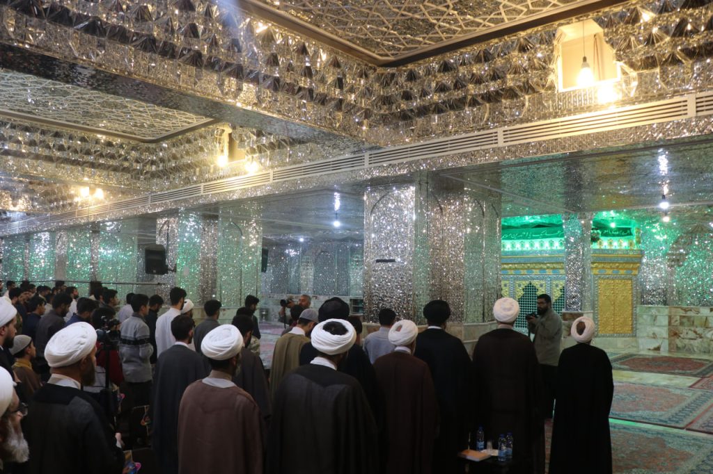 photo 2025 10 21 13 50 42 4 1024x682 - طرح «در مکتب امین ولایت» | طلاب مدرسه علمیه منصوریه در حرم مطهر حضرت شاهچراغ علیه‌السلام