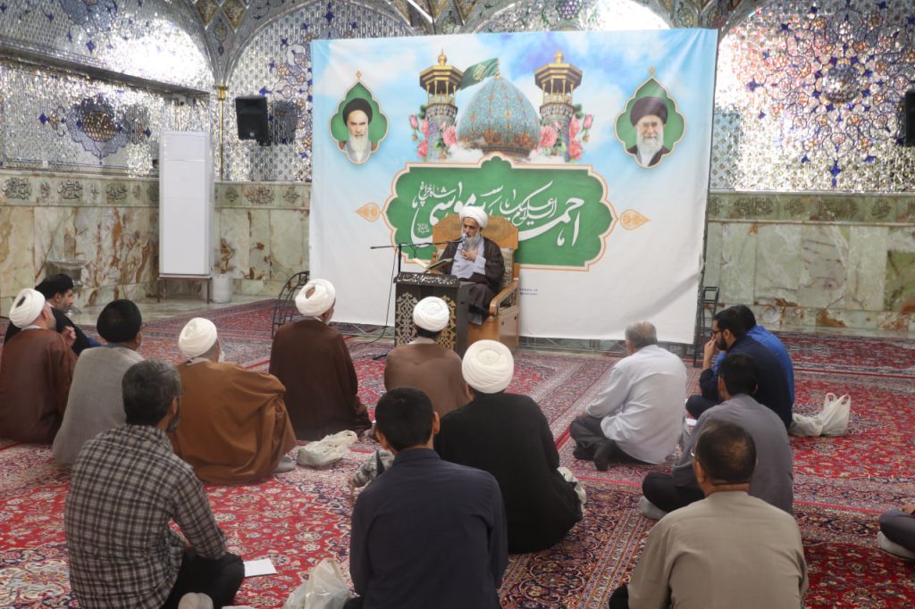 photo 2025 10 21 13 50 44 3 1024x682 - طرح «در مکتب امین ولایت» | طلاب مدرسه علمیه منصوریه در حرم مطهر حضرت شاهچراغ علیه‌السلام