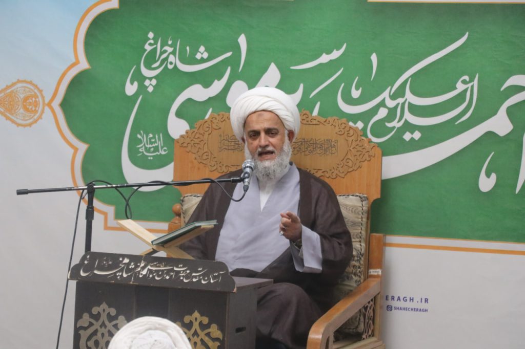photo 2025 10 21 13 50 47 2 1024x682 - طرح «در مکتب امین ولایت» | طلاب مدرسه علمیه منصوریه در حرم مطهر حضرت شاهچراغ علیه‌السلام