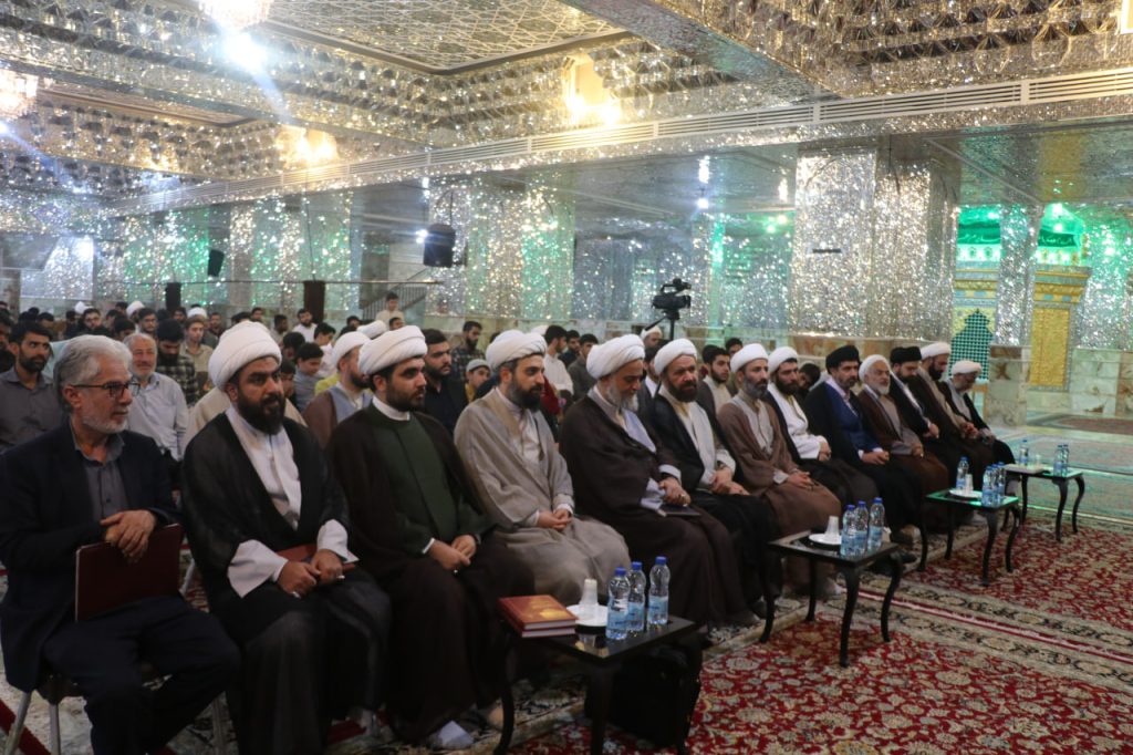 photo 2025 10 21 13 50 54 3 1024x682 - طرح «در مکتب امین ولایت» | طلاب مدرسه علمیه منصوریه در حرم مطهر حضرت شاهچراغ علیه‌السلام