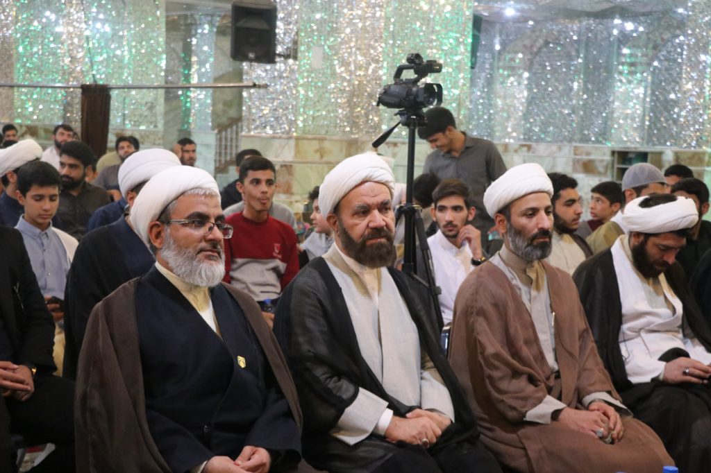 photo 2025 10 21 13 50 57 2 1024x682 - طرح «در مکتب امین ولایت» | طلاب مدرسه علمیه منصوریه در حرم مطهر حضرت شاهچراغ علیه‌السلام