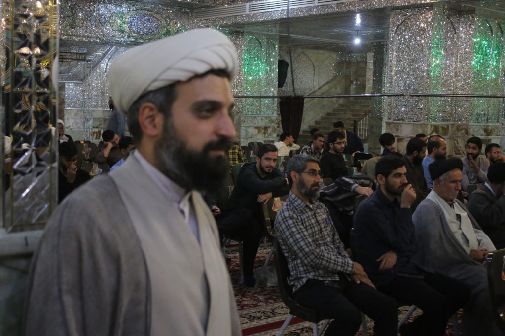 photo 2025 10 21 13 50 59 2 1024x682 - طرح «در مکتب امین ولایت» | طلاب مدرسه علمیه منصوریه در حرم مطهر حضرت شاهچراغ علیه‌السلام