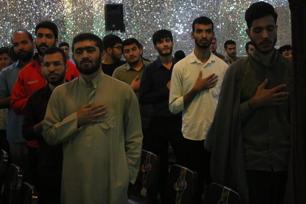 photo 2025 10 21 13 51 01 4 1024x682 - طرح «در مکتب امین ولایت» | طلاب مدرسه علمیه منصوریه در حرم مطهر حضرت شاهچراغ علیه‌السلام