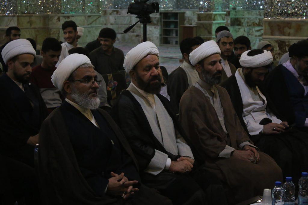 photo 2025 10 21 13 51 03 1024x682 - طرح «در مکتب امین ولایت» | طلاب مدرسه علمیه منصوریه در حرم مطهر حضرت شاهچراغ علیه‌السلام