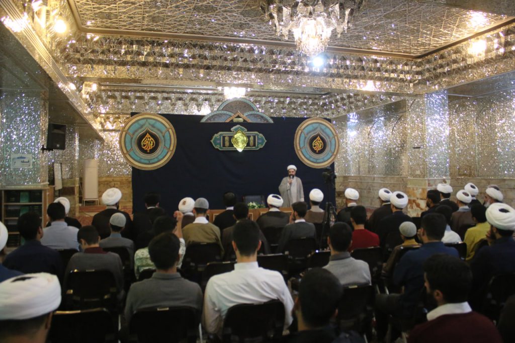 photo 2025 10 21 13 51 03 2 1024x682 - طرح «در مکتب امین ولایت» | طلاب مدرسه علمیه منصوریه در حرم مطهر حضرت شاهچراغ علیه‌السلام
