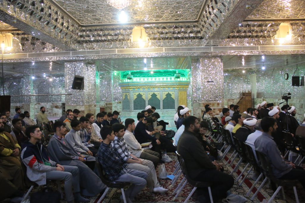 photo 2025 10 21 13 51 05 1024x682 - طرح «در مکتب امین ولایت» | طلاب مدرسه علمیه منصوریه در حرم مطهر حضرت شاهچراغ علیه‌السلام