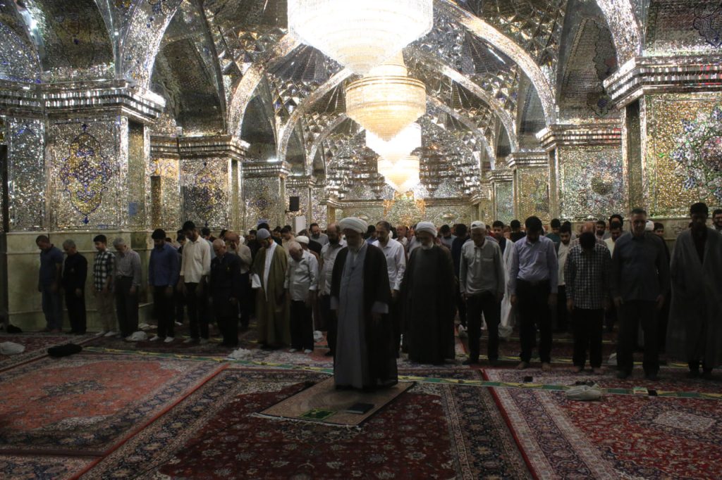 photo 2025 10 21 13 51 07 1024x682 - طرح «در مکتب امین ولایت» | طلاب مدرسه علمیه منصوریه در حرم مطهر حضرت شاهچراغ علیه‌السلام