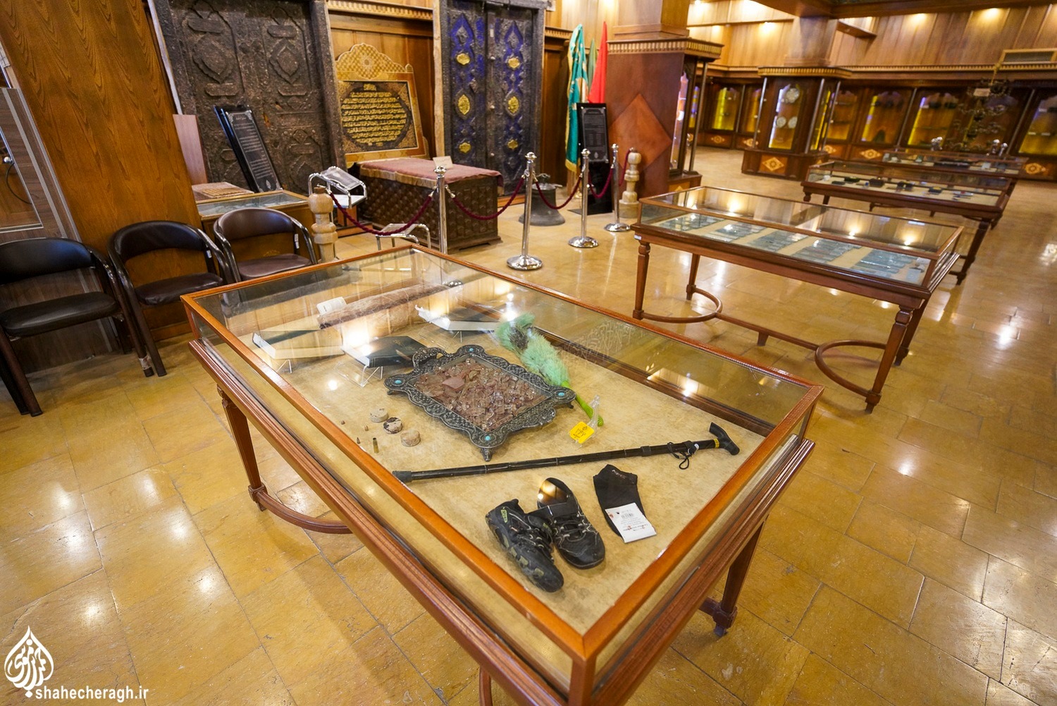 ویترین آثار به جا مانده از حمله تروریستی به حرم مطهر حضرت احمدبن موسی(ع) در موزه آستان مقدس pic2009011 1 6 11zon - ویترین آثار به جا مانده از حمله تروریستی به حرم مطهر حضرت احمدبن موسی(ع) در موزه آستان مقدس