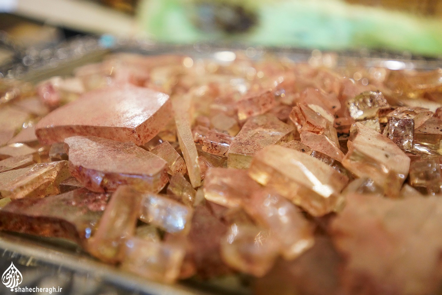 ویترین آثار به جا مانده از حمله تروریستی به حرم مطهر حضرت احمدبن موسی(ع) در موزه آستان مقدس pic2009073 1 3 11zon - ویترین آثار به جا مانده از حمله تروریستی به حرم مطهر حضرت احمدبن موسی(ع) در موزه آستان مقدس