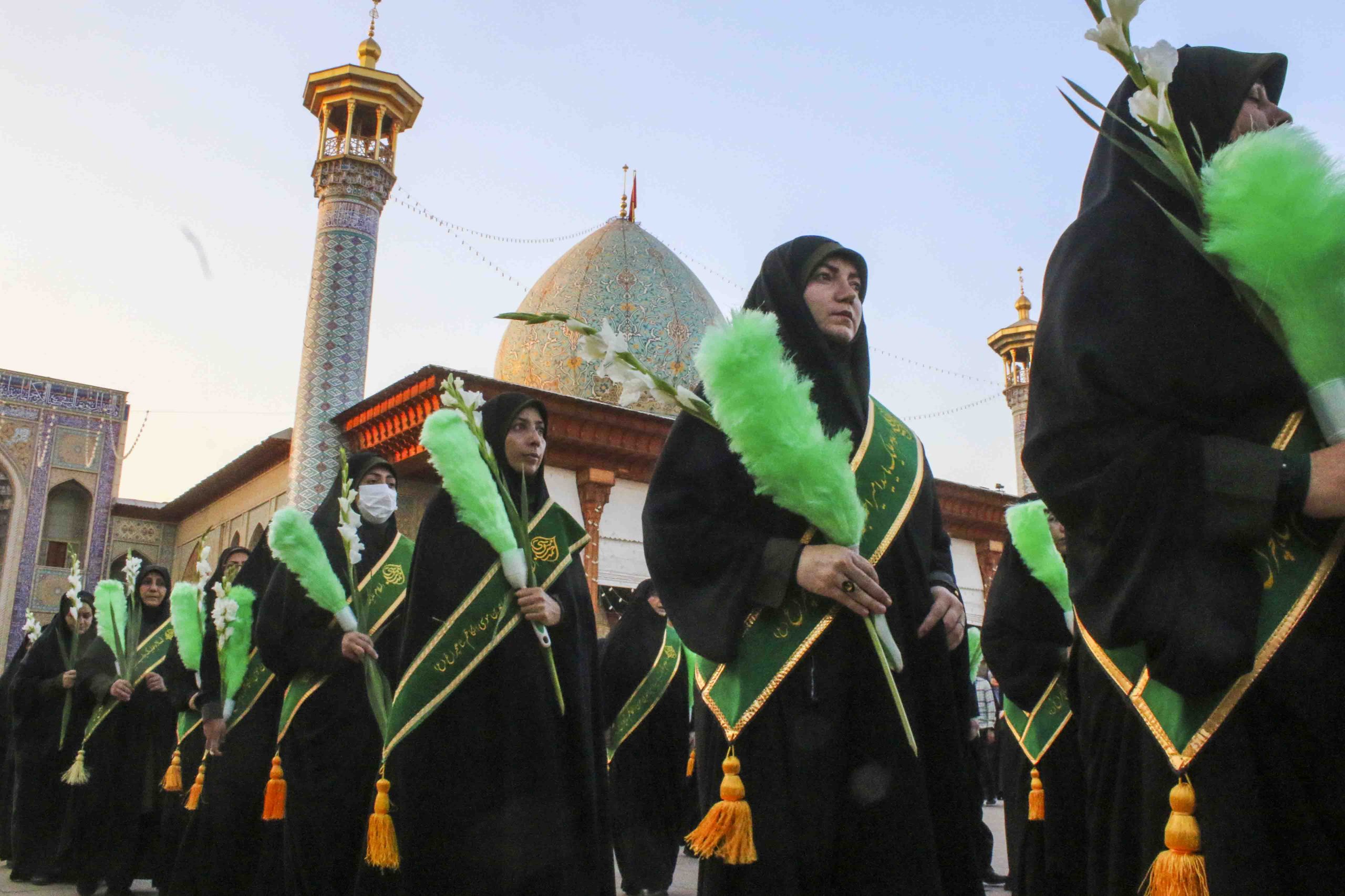 shohada 14 1 scaled - مراسم گلباران قبور مطهر شهدای آستان مقدس حضرت احمدبن موسی‌الکاظم(ع)