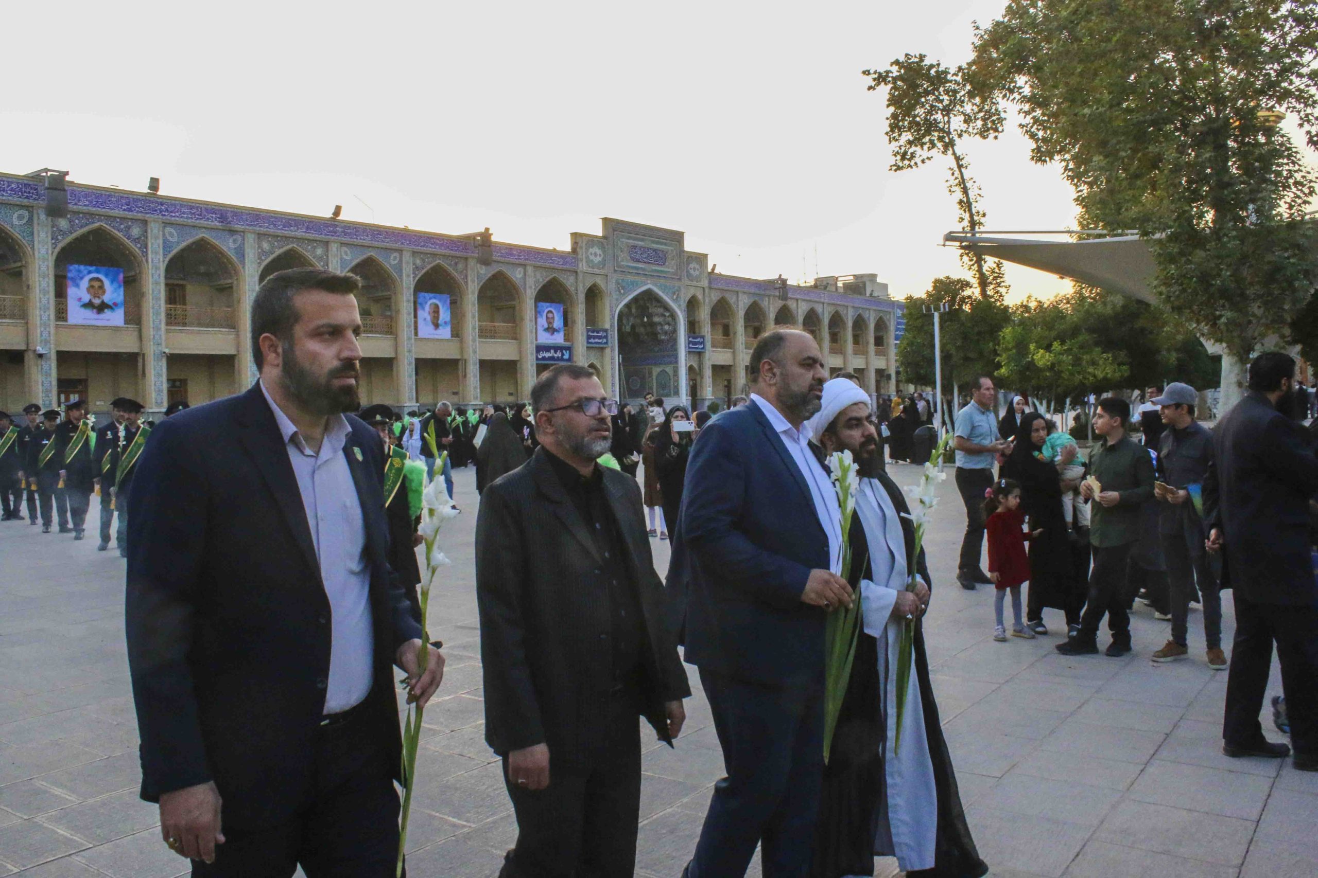 shohada 18 1 scaled - مراسم گلباران قبور مطهر شهدای آستان مقدس حضرت احمدبن موسی‌الکاظم(ع)